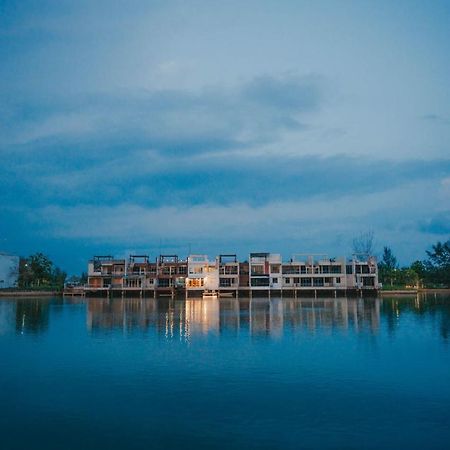 Villa Canoe And Fishing , Free Pickup Batam Exterior foto