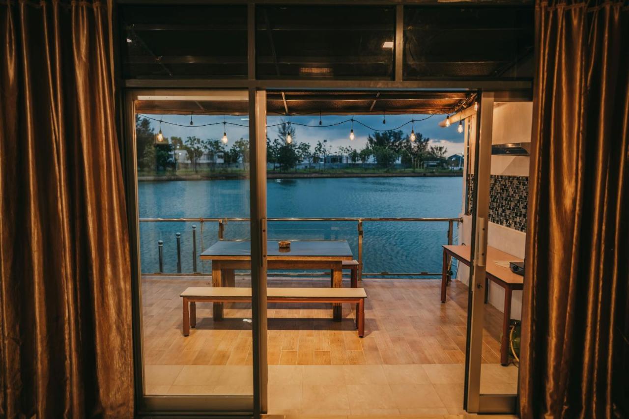 Villa Canoe And Fishing , Free Pickup Batam Exterior foto